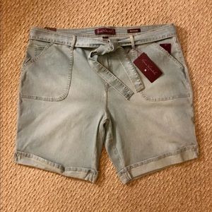 Gloria Vanderbilt Womens Bermuda Shorts Belted 20W